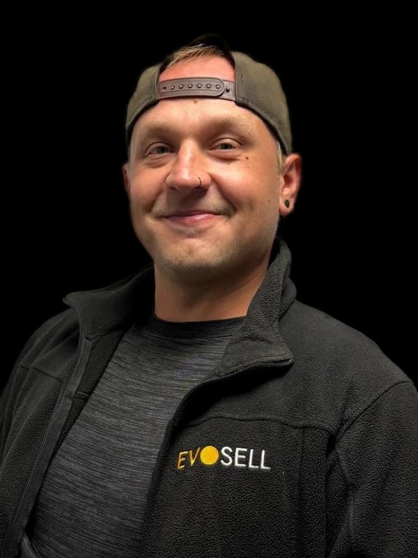 Aleksandr Feoktistov, Dachdecker bei EvoSell